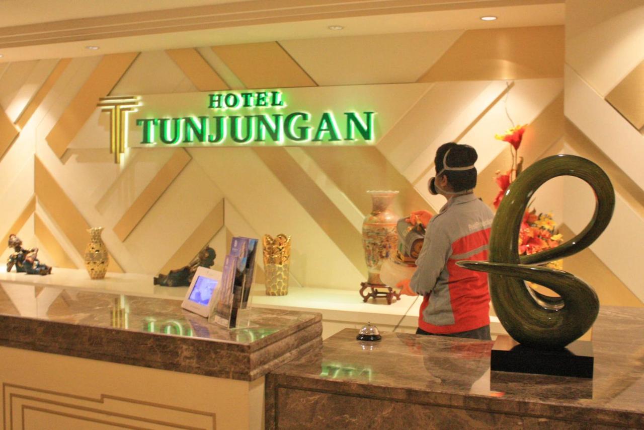 Tunjungan Hotel Surabaya Exterior foto